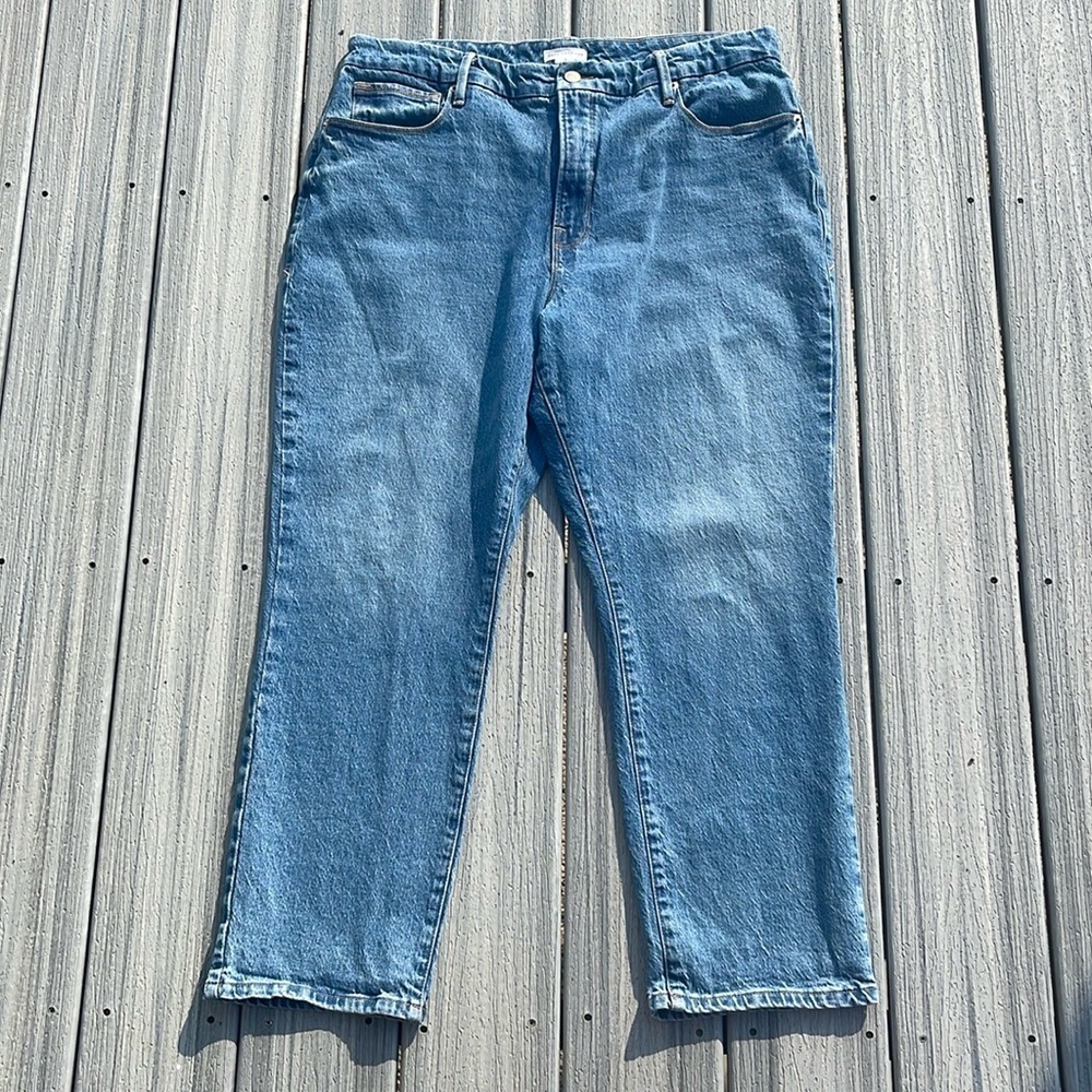 Good American - high rise straight leg medium wash blue jeans - size 15